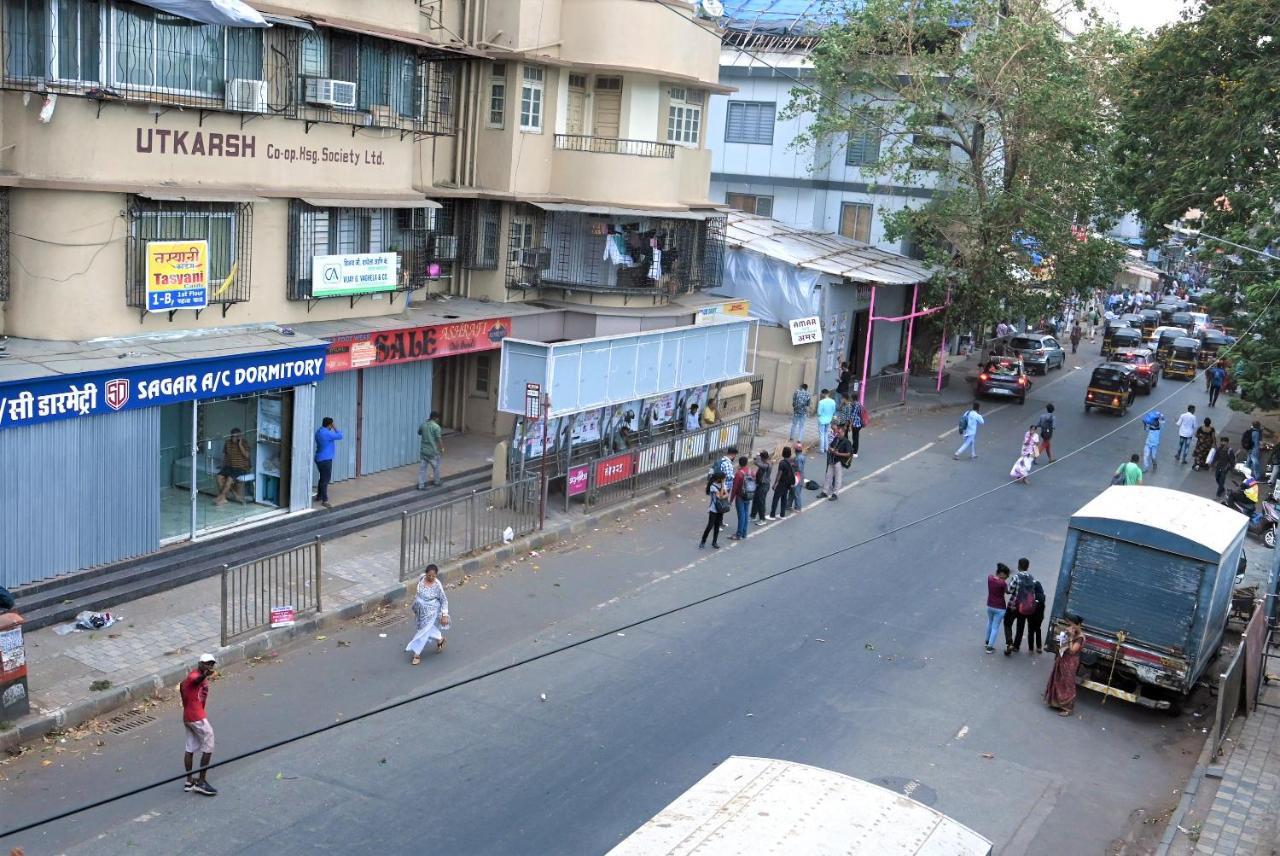 Sagar Dormitory Andheri - Nearest To Andheri Railway Station West Mumbai  Buitenkant foto