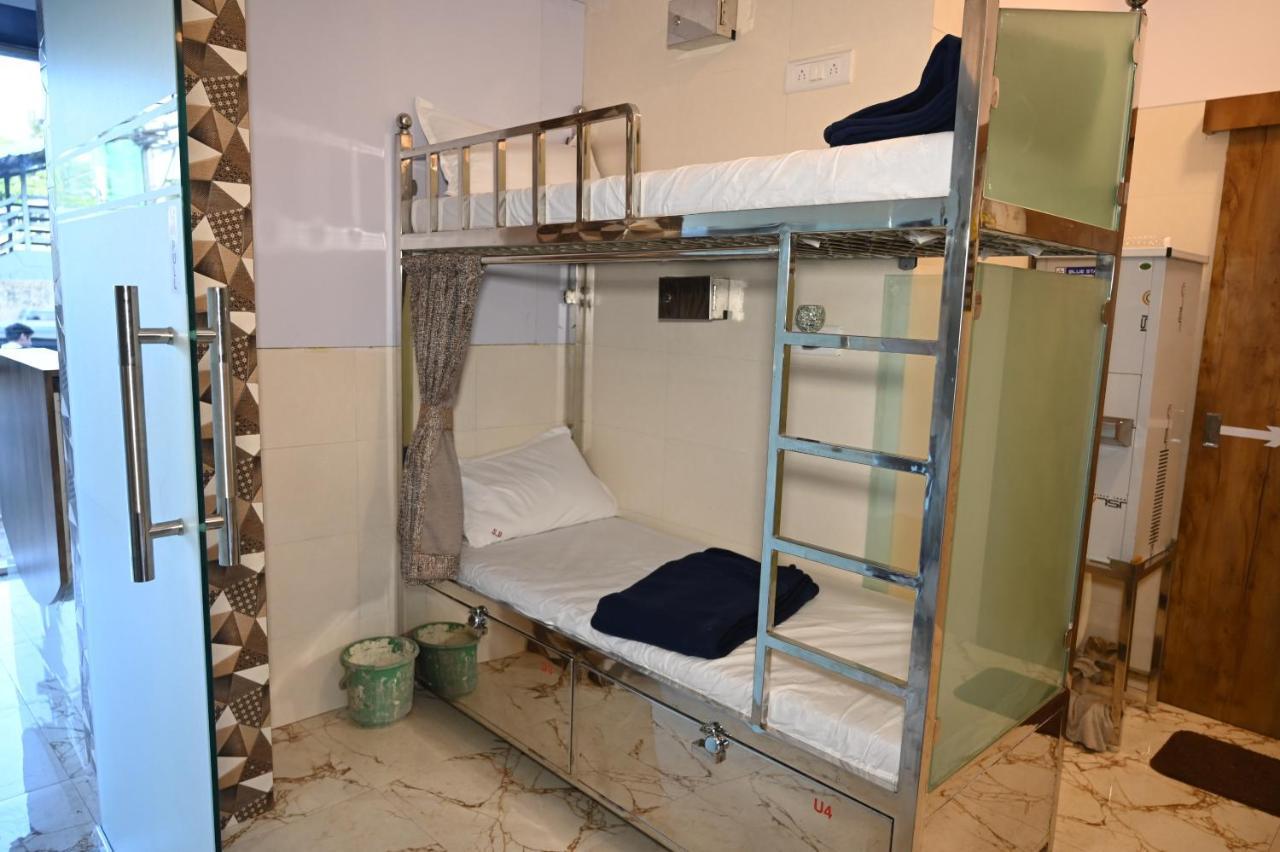 Sagar Dormitory Andheri - Nearest To Andheri Railway Station West Mumbai  Buitenkant foto