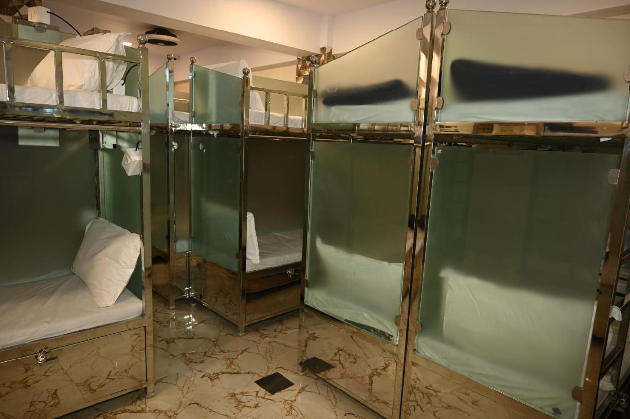 Sagar Dormitory Andheri - Nearest To Andheri Railway Station West Mumbai  Buitenkant foto