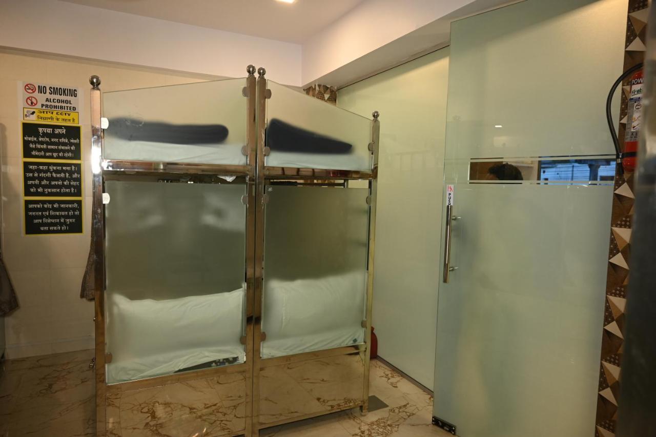 Sagar Dormitory Andheri - Nearest To Andheri Railway Station West Mumbai  Buitenkant foto